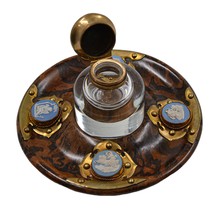 Calimara bronz doré, Wedgwood - TreasureTrove