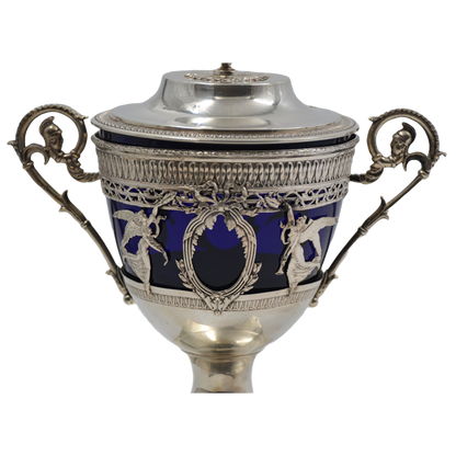 Cupă din argint - TreasureTrove